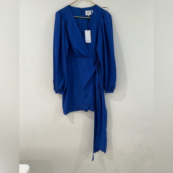 ONE33 SOCIAL Wrap Front Long Sleeve
Body-Con Minidress Size 4 NWT - Picture 4 of 9
